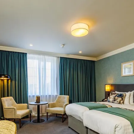 Mount Wolseley & Golf 4*