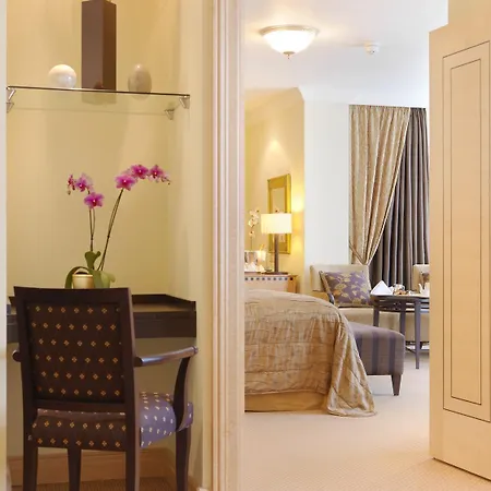 Mount Wolseley & Golf