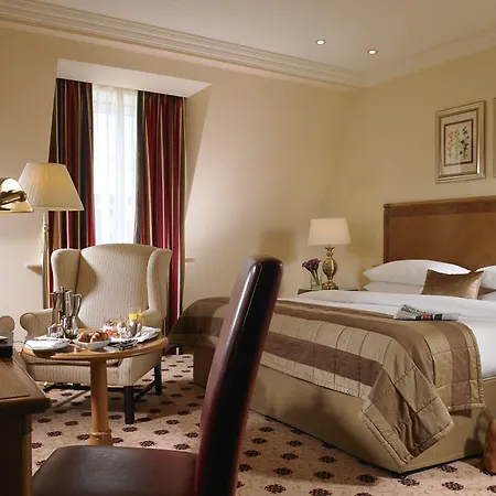 Mount Wolseley & Golf ホテル